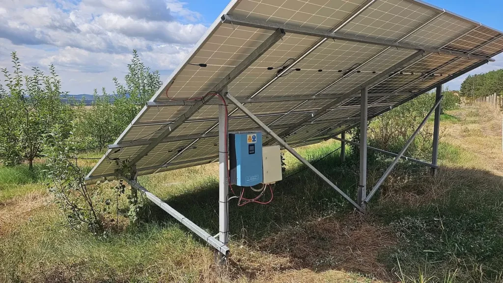 Solar pumping installation in the field